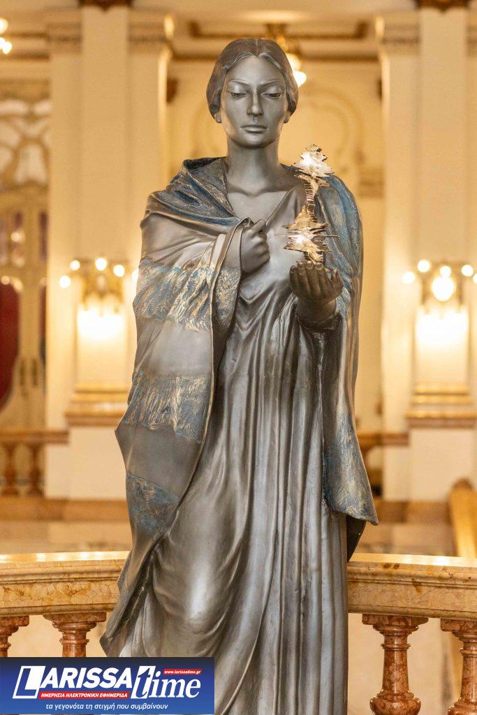 Στην όπερα του Σάο Πάολο το γλυπτό του Νίκου Φλώρου με τη μορφή της Μαρίας Κάλλας