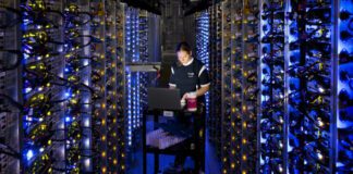 Το Ιράν απελεί με επιθέσεις σε data center και αμερικανικές εταιρείες