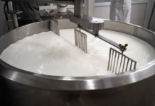 Σταθεροποίηση των τιμών αγελαδινού γάλακτος προβλέπει η Κομισιόν