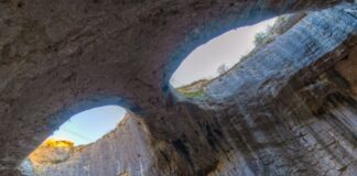 Prohodna Cave: Εκεί που το φως δημιούργησε τα πιο διάσημα “μάτια” της φύσης