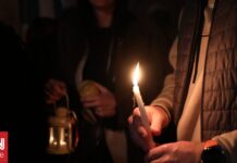 Το Άγιο Φως έφτασε στην Κύπρο με ειδική πτήση της AEGEAN