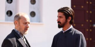 Ο Νικόλαος σοκαρισμένος ακούει τον Λεωνίδα να μιλά για την οικογένειά του