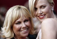 Η Σαρλίζ Θερόν περιέγραψε με κάθε λεπτομέρεια τη νύχτα που η μητέρα της σκότωσε τον πατέρα της για να τη σώσει