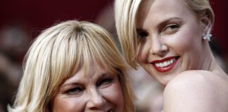 Η Σαρλίζ Θερόν περιέγραψε με κάθε λεπτομέρεια τη νύχτα που η μητέρα της σκότωσε τον πατέρα της για να τη σώσει