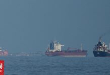 Όταν οι ΗΠΑ προστάτευσαν πλοία από ιρανικά πυρά στα Στενά του Ορμούζ το ’80-Πόσο εφικτό είναι σήμερα