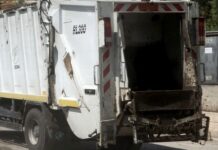 Άστεγος κοιμόταν μέσα σε κάδο και κατέληξε στην πρέσα απορριμματοφόρου κατά την αποκομιδή