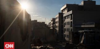 Πώς θα μπορούσε να τελειώσει ο πόλεμος στο Ιράν – Τα μεγάλα «αγκάθια» και οι πιθανοί συμβιβασμοί