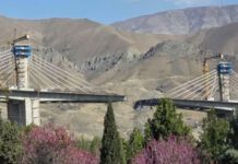 Ιράν: Τουλάχιστον 8 νεκροί και 95 τραυματίες από τον βομβαρδισμό της γέφυρας στην Τεχεράνη