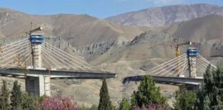 Ιράν: Τουλάχιστον 8 νεκροί και 95 τραυματίες από τον βομβαρδισμό της γέφυρας στην Τεχεράνη