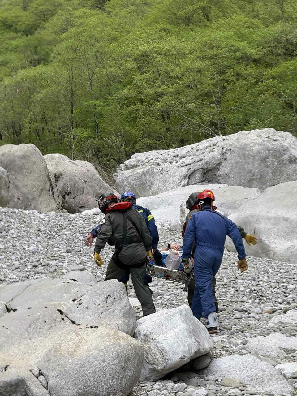 Φαράγγι του Βίκου, διάσωση