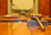 Κάθειρξη 10 ετών σε 56χρονο που βίαζε την κόρη του και είχε αποκτήσει παιδί μαζί της