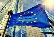 «Μην διαπράξετε εγκλήματα πολέμου στο Ιράν», προτρέπει η ΕΕ τον Τραμπ καθώς τελειώνει η προθεσμία