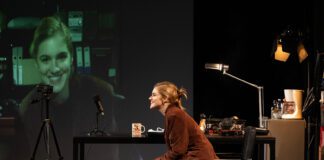 Δώδεκα νέες θεατρικές παραστάσεις που κάνουν πρεμιέρα μέσα στον Απρίλιο