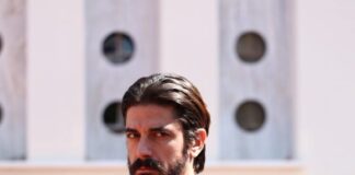 Ο Νικόλαος αντικρίζει τον πατέρα του… χωρίς να γνωρίζει ποιος είναι