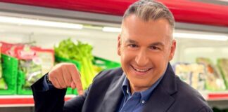 Ο Γιώργος Λιάγκας μπαίνει στο μανάβικο