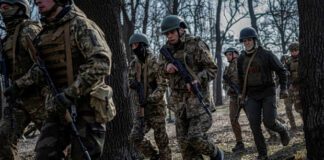 Οι Ουκρανοί θέλουνε στρατεύματα όχι ρομπότ – Τι συμβουλεύουν χώρες που βρίσκονται σε ειρήνη