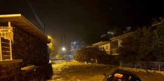 Χείμαρροι οι δρόμοι και κατάρρευση γέφυρας