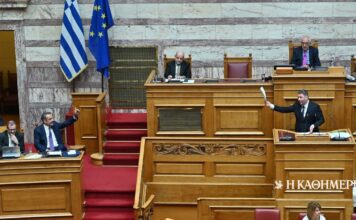 Μετωπική ενόψει της συζήτησης στη Βουλή για τις υποκλοπές