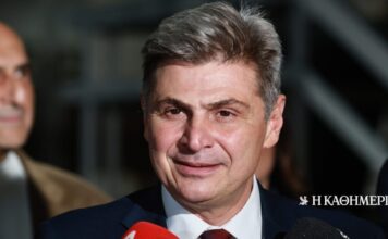 Συμπόρευση με το ΠΑΣΟΚ ανακοίνωσε ο Νικόλας Φαραντούρης