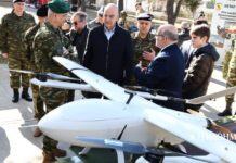 Στο 306 Εργοστάσιο Βάσης Τηλεπικοινωνιών ο Νίκος Δένδιας – «Μεγάλη πρόοδος στην ανάπτυξη σταθμών παραγωγής drones»