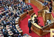 Πλειοδοσία επιθετικών χαρακτηρισμών στη συνεδρίαση της Βουλής
