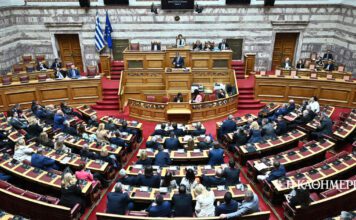 Τοξικότητα και στο βάθος νέο εκλογικό σύστημα