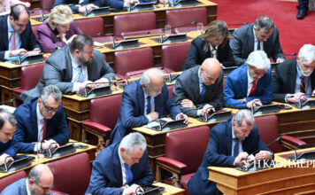 Αρση ασυλίας των «13»: Τα «όχι», το «παρών», τα λάθη και οι απουσίες