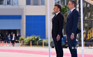 Επίσκεψη Μητσοτάκη – Μακρόν στη φρεγάτα «Κίμων»