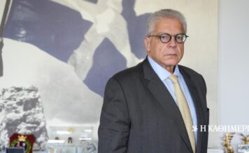 Αντώνης Οικονόμου: Επιχείρηση «σώστε τα υποβρύχια»