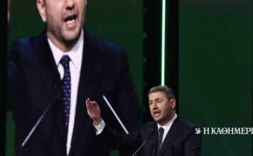 Μετωπική κυβέρνησης – ΠΑΣΟΚ για το ταξίδι Ανδρουλάκη στη Βαρκελώνη