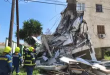 Κατέρρευσε διώροφη πολυκατοικία στην Κύπρο: Μάχη για απεγκλωβισμό ατόμου – Τρείς τραυματίες