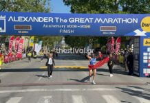 Ο Δημήτρης Λινάρδος ο μεγάλος νικητής του 20ου Διεθνούς Μαραθωνίου “Μέγας Αλέξανδρος”- Αγκάλιασε τον γιο του στον τερματισμό και του αφιέρωσε τη νίκη