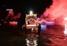 Τολό Αργολίδας: Η ξεχωριστή περιφορά του Επιταφίου μέσα στη θάλασσα