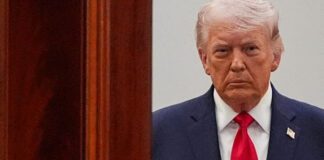 ΗΠΑ: Σφοδρές αντιδράσεις για το «παραλήρημα» του Τραμπ – «Αντισταθείτε στην τρέλα του»