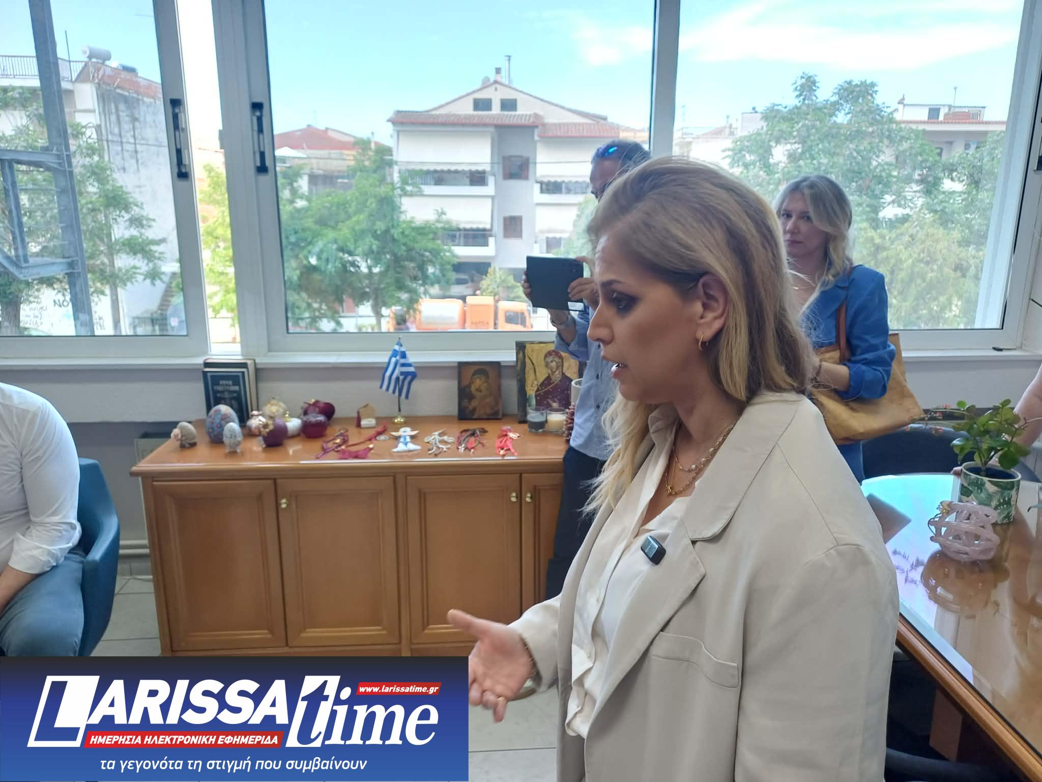 Στη Λάρισα ο Στεέφανος Κασσελάκης συναντήθηκε με εργαζόμενους στη ΔΥΠΑ (ΦΩΤΟ)