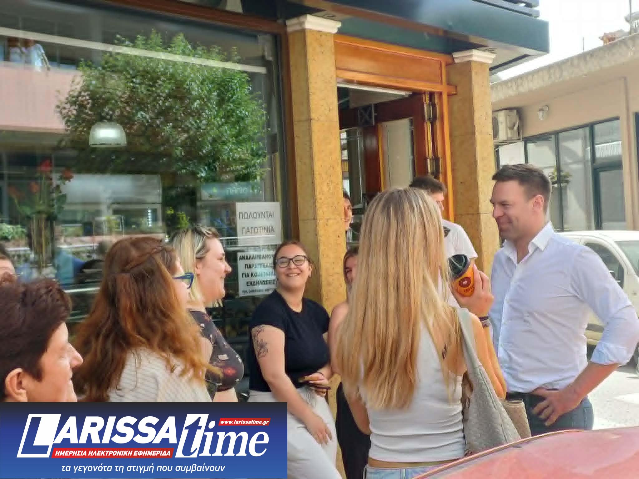 Στη Λάρισα ο Στεέφανος Κασσελάκης συναντήθηκε με εργαζόμενους στη ΔΥΠΑ (ΦΩΤΟ)