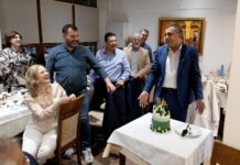 Σε εγκάρδιο κλίμα τα γενέθλια του Δημήτρη Κουρέτα