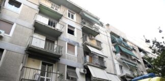 Ηλιούπολη: Δύο 17χρονες έπεσαν από ταράτσα πολυκατοικίας