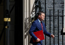 Βρετανία: Παραιτήθηκε ο υπουργός Υγείας – Τι αναφέρει στην επιστολή του