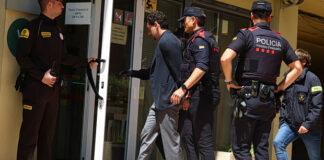 Υπόθεση Mango: Ο Τζόναθαν Άντικ αφέθηκε ελεύθερος με εγγύηση 1.000.000 ευρώ για τον θάνατο του πατέρα του