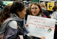 «Η πιο βάρβαρη εμπειρία της ζωής μου», λέει Έλληνας – Σοβαρές καταγγελίες από ακτιβιστές για κακομεταχείριση στο Ισραήλ