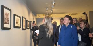 Ηράκλειο: Εγκαινιάστηκε η έκθεση «Γραφή από Φως – Συλλογή Κρασάκη» παρουσία της Λίνας Μενδώνη