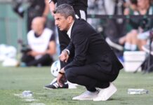 «Γύρισα και είδα τον πατέρα μου με το κεφάλι σκυμμένο»
