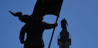 Λονδίνο: Εμφανίστηκε άγαλμα με την υπογραφή του Banksy