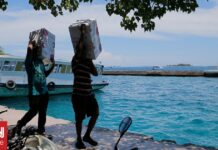 Μαλδίβες: Μητέρα και κόρη, ερευνητές και ο εκπαιδευτής τους τα θύματα της τραγωδίας
