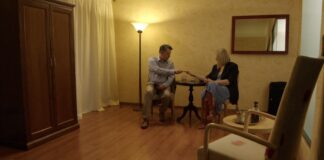 Ο Μιχάλης αποκαλύπτει την πραγματική του ταυτότητα στη Σοφία