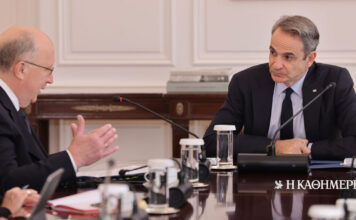 Μητσοτάκης – Κουμπίλιους: Συναντίληψη για το άρθρο 42 παρ. 7
