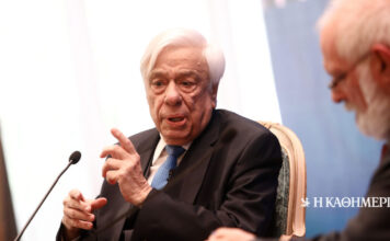 Πρ. Παυλόπουλος: Κάθε φορά που στενεύει το «κοστούμι» του Συντάγματος, το αναθεωρούμε