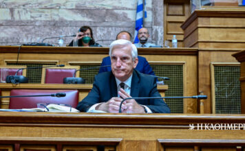 Πόλεμος ανακοινώσεων κυβέρνησης – ΠΑΣΟΚ για Δεμίρη και υποκλοπές