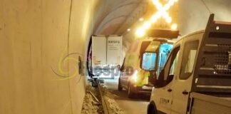 Μεθυσμένος οδηγός φορτηγού ξήλωσε πεζοδρόμιο 50 μέτρων στην Εγνατία